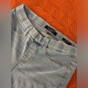 Light Wash Judy Blue Jeggings NWOT 11
